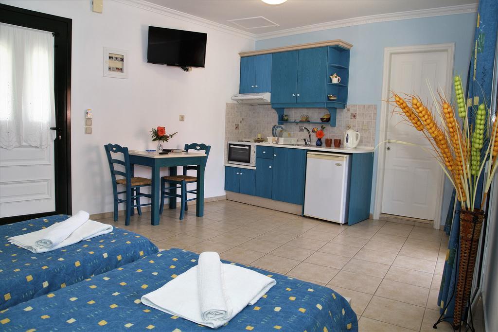 Helen Apartments & Studios Agios Stefanos Avliotes  Eksteriør bilde